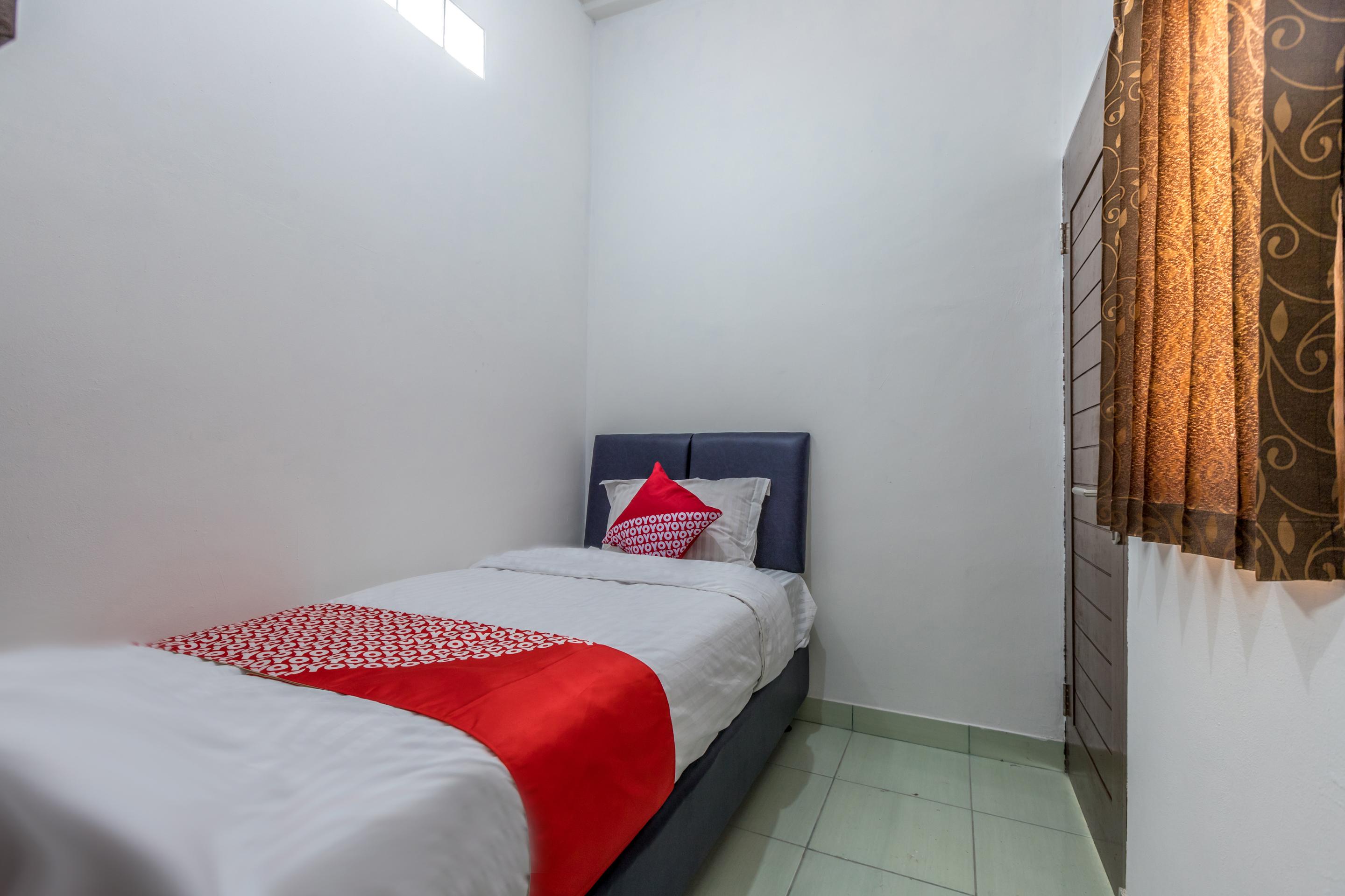 Super Oyo 1487 Residence Khoe Jakarta Buitenkant foto