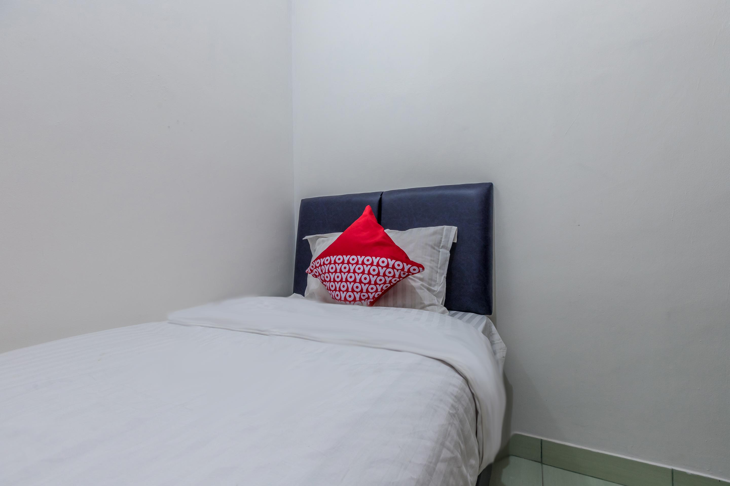Super Oyo 1487 Residence Khoe Jakarta Buitenkant foto