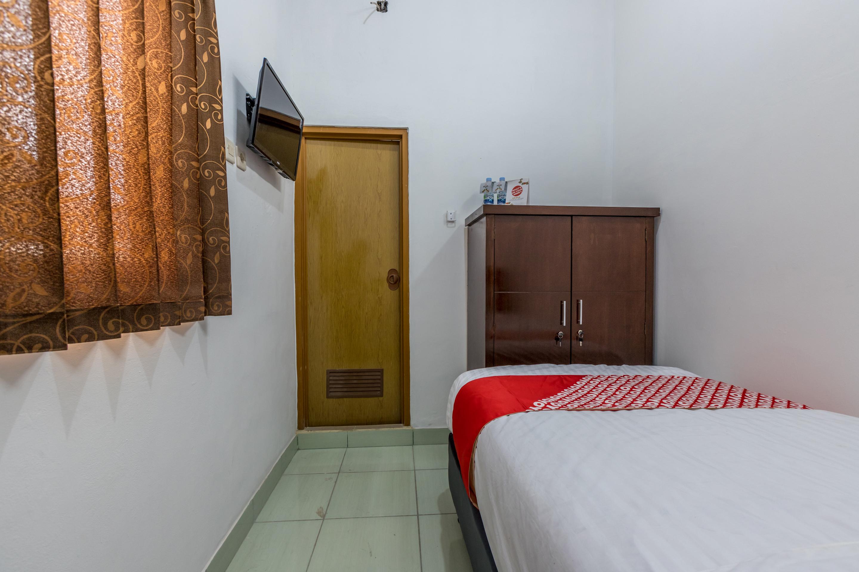 Super Oyo 1487 Residence Khoe Jakarta Buitenkant foto
