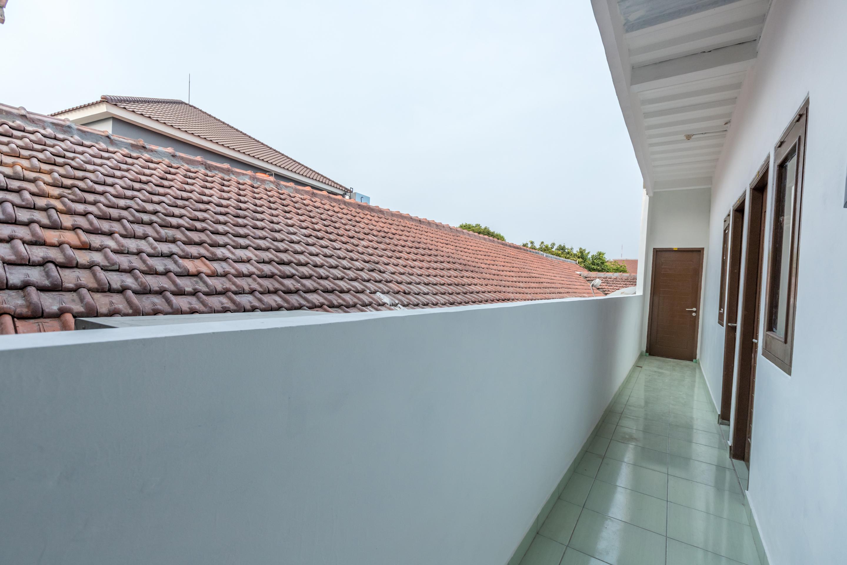 Super Oyo 1487 Residence Khoe Jakarta Buitenkant foto