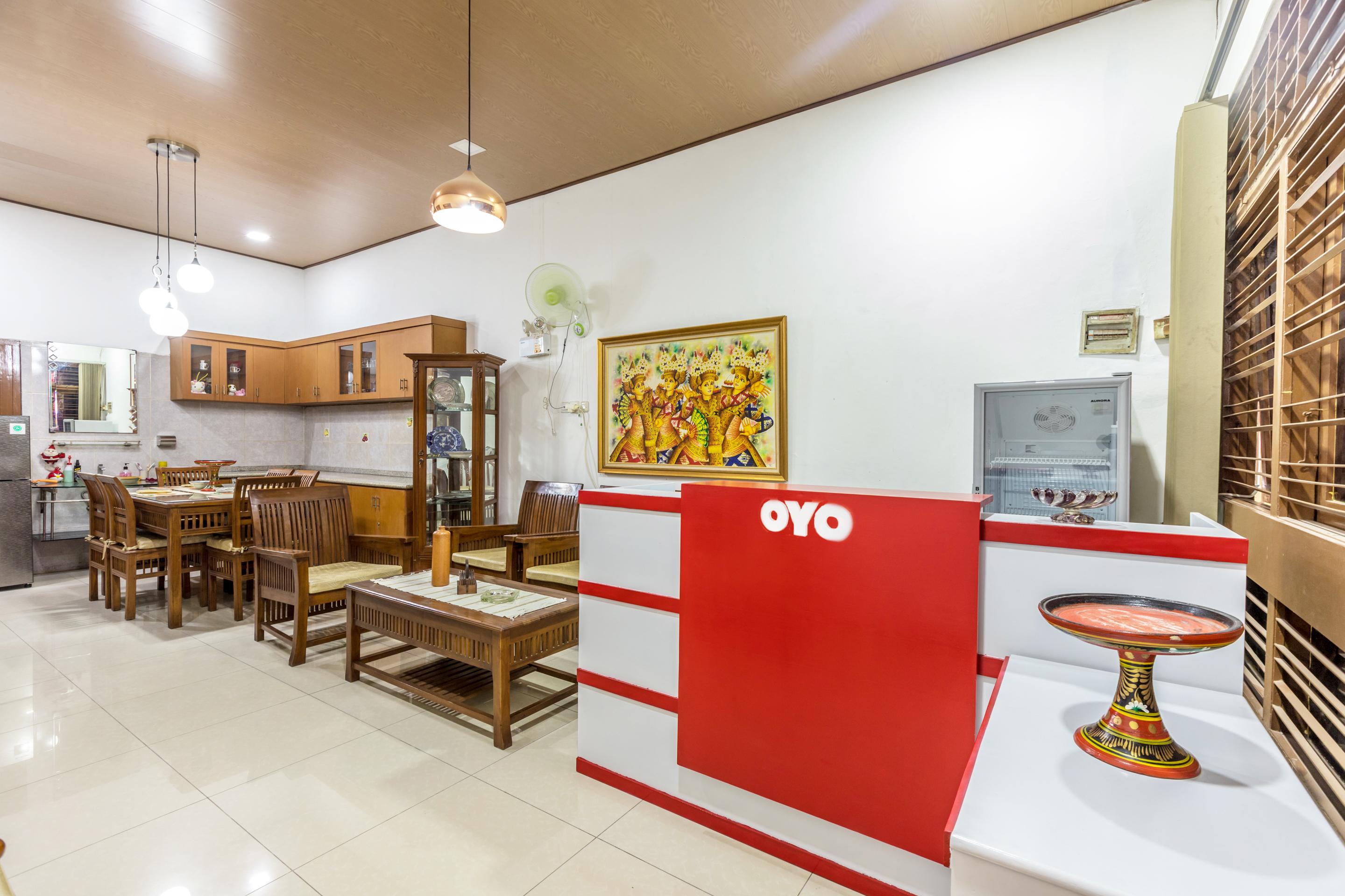 Super Oyo 1487 Residence Khoe Jakarta Buitenkant foto