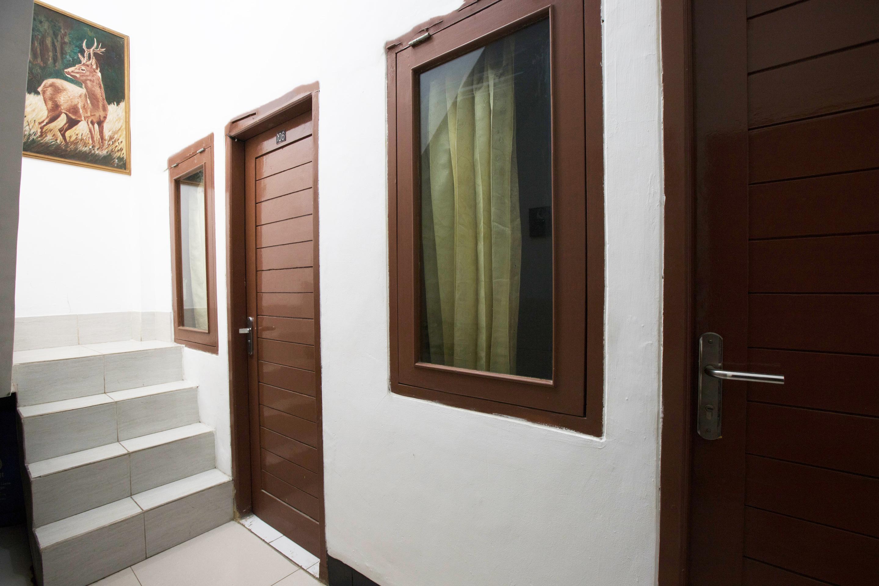 Super Oyo 1487 Residence Khoe Jakarta Buitenkant foto